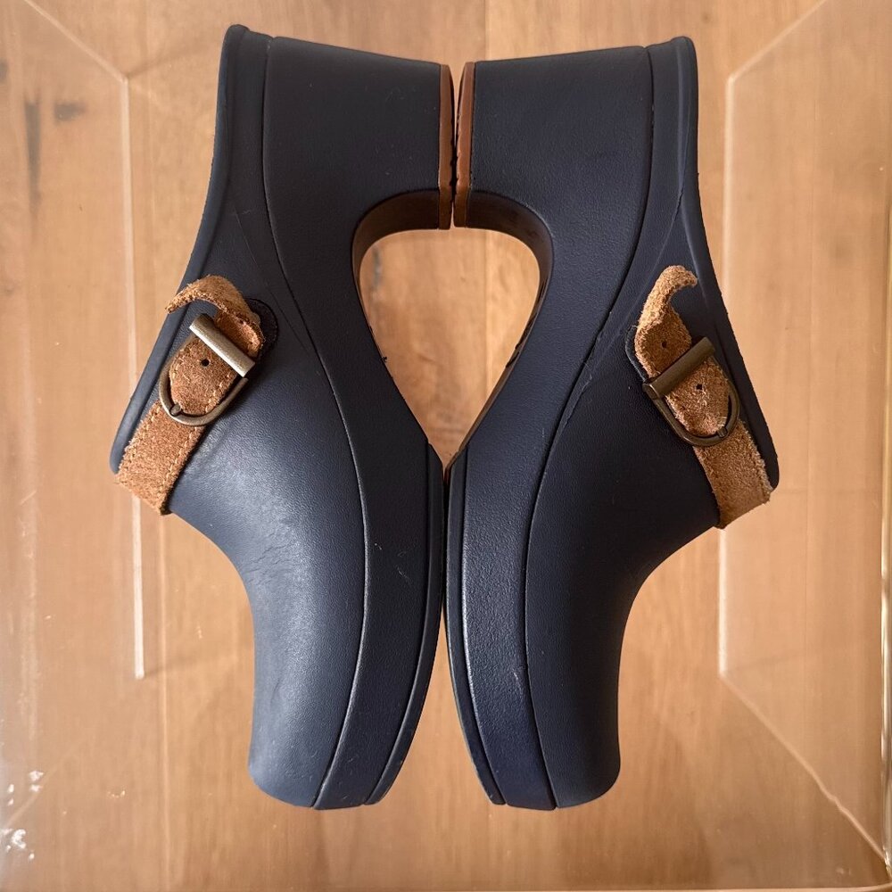 Crocs Sarah Clog Mule Navy Brown Leather Size 5  Minimalist Scandinavian Slip On - Picture 6 of 14